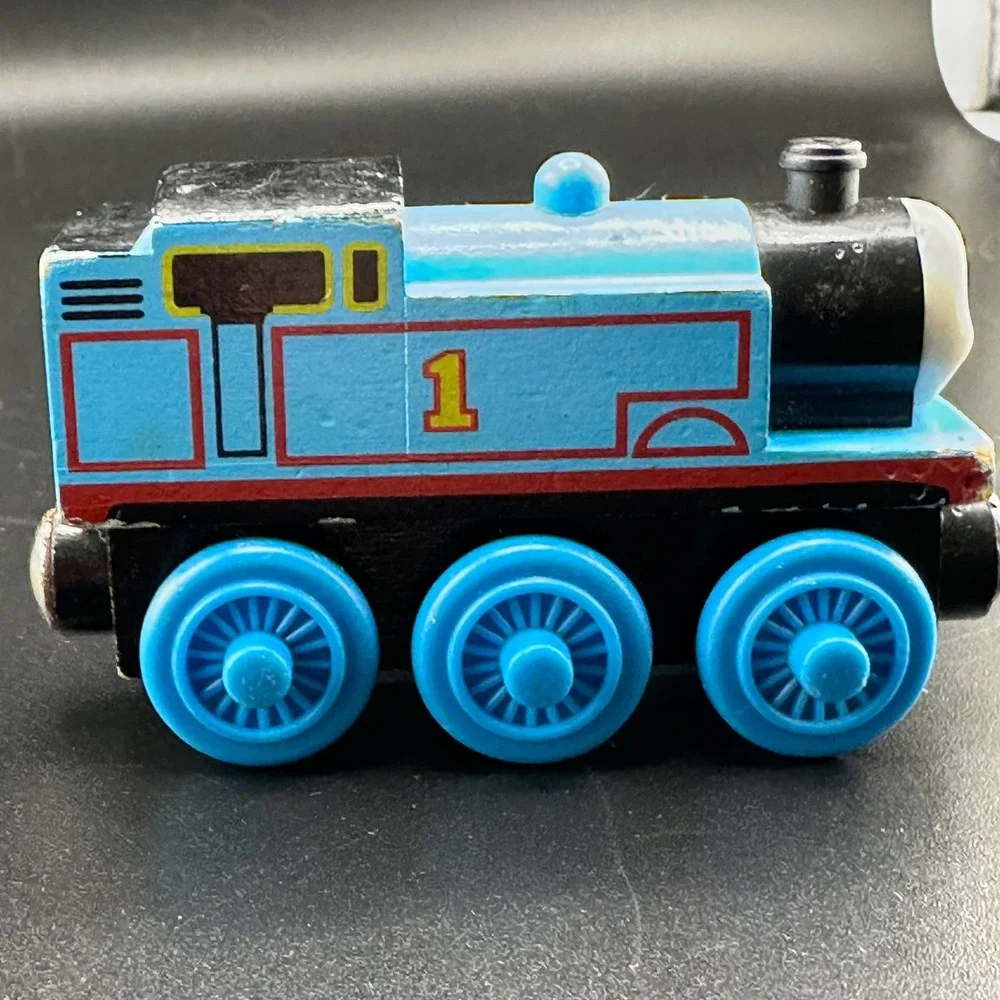 Thomas the Tank Engine Wooden Railway Train 2002 Gullane Blue No 1 Magnetic Toy